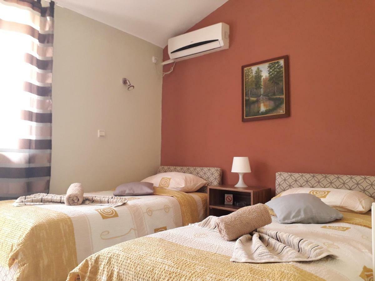 B&B Bebinac เลสโควัซ ภายนอก รูปภาพ